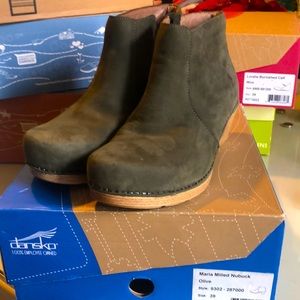 Dansko Maria Milled Nubuck Boot Olive 39